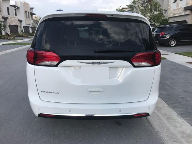 Chrysler Pacifica lease take over Doral FL