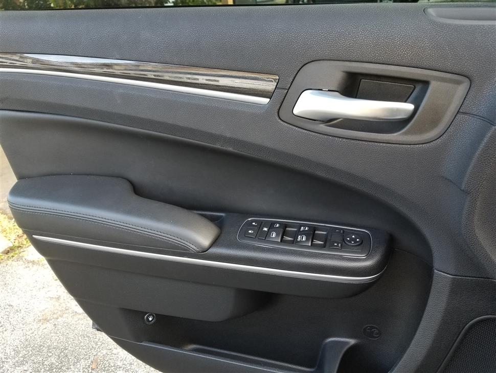 Chrysler Model 300 take over my lease Hialeah FL